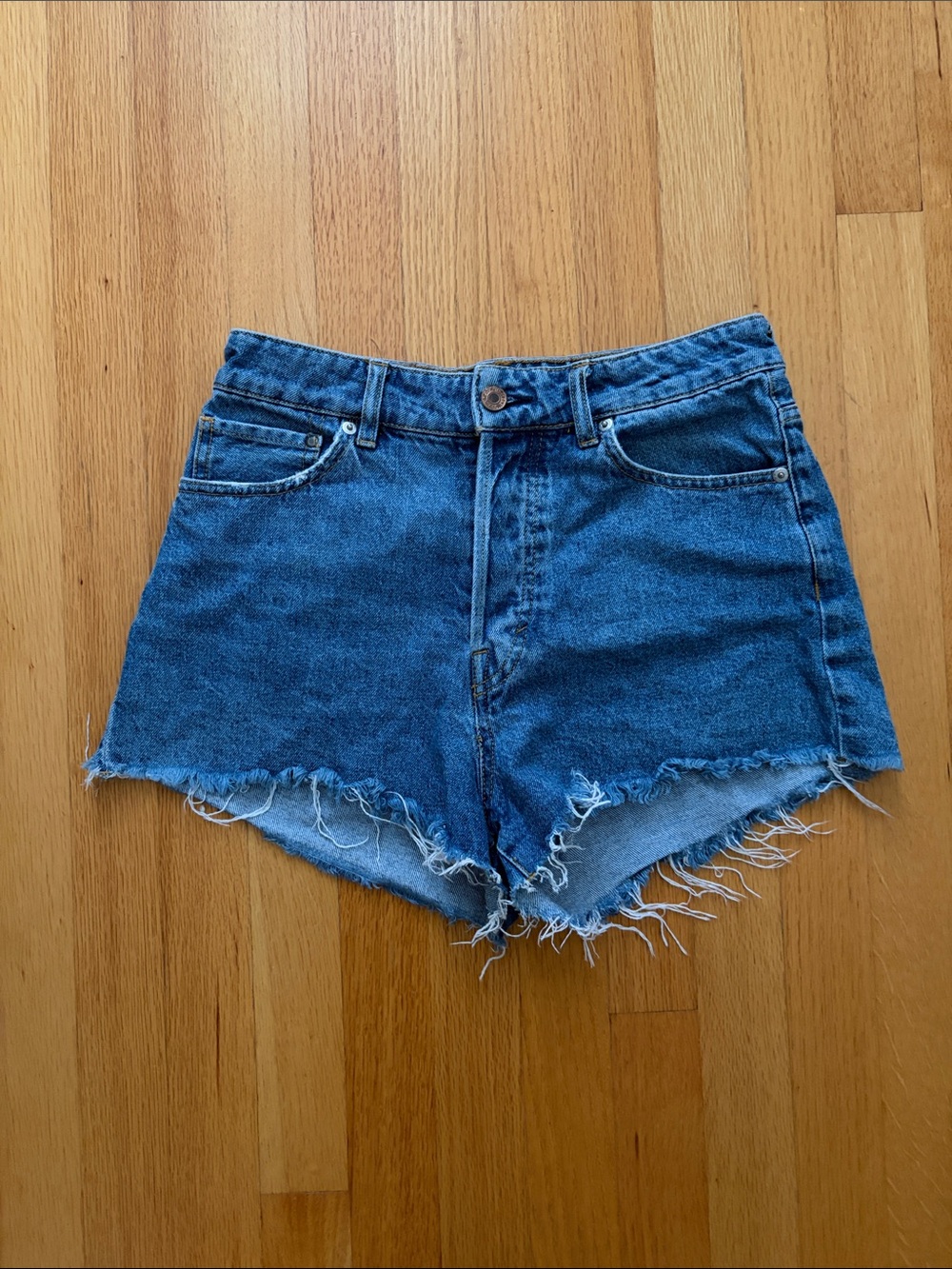 Women’s H&M High-Rise Blue Denim Shorts Size 6
